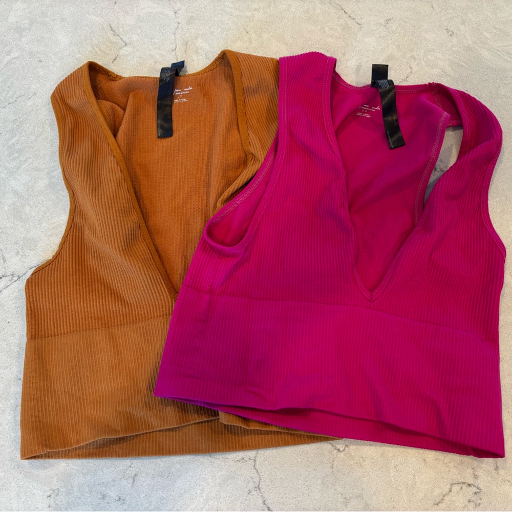 2 Urban Outfitters Out From Under Hailey Seamless Plunge Bra Tops